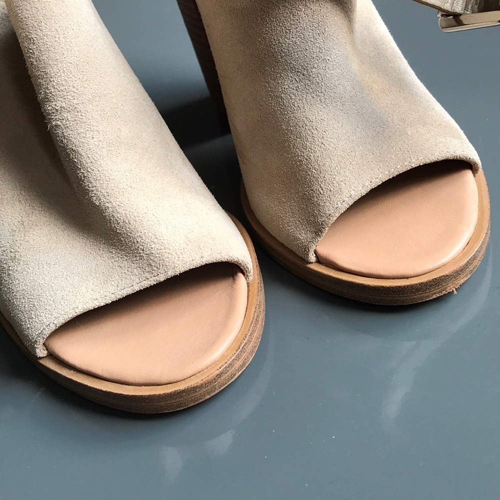 Marc Fisher  Vashi ankle strap sandals - Picture 7 of 8